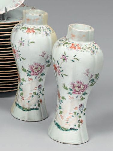 Chine - XVIIIe siècle.
A pair of high-bodied...