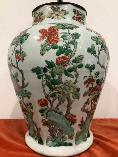 CHINE - XIXe siècle.
Potiche balustre à pans...