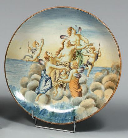 ITALIE XIXe siècle, dans le style des Majoliques.
Earthenware...