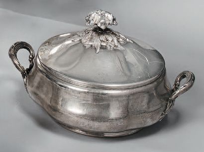 Légumier couvert et sa doublure, en métal...