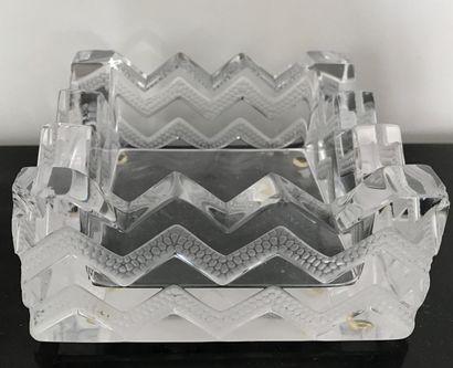 LALIQUE France, modèle Soudan.

Cendrier...