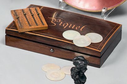 Coffret à jeux de piquet en palissandre marqueté...
