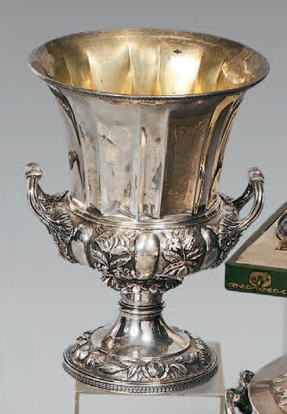 A silver Medici vase (800), with small and...