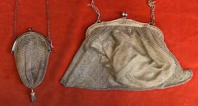 Silver chainmail bag (800), the clasp decorated...