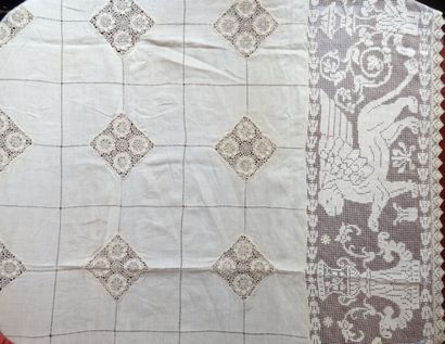 Deux nappes en lin brodé à jour et applications....