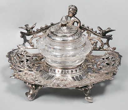 Petit encrier en argent et cristal ; de forme...