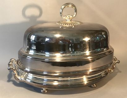 Important chauffe-plats et sa cloche de forme...