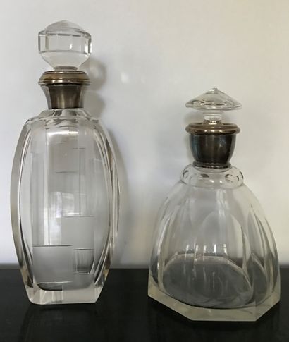 Ensemble en cristal comprenant :
- une carafe...