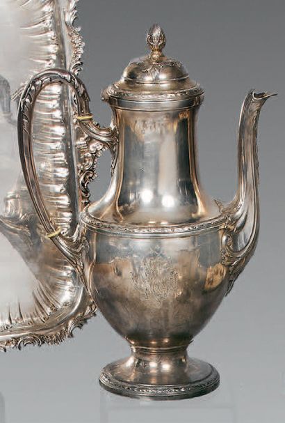 Silver pot (800), decorated with foliage...