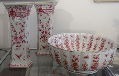 Samson.

Paire de vases cornet et une grande...