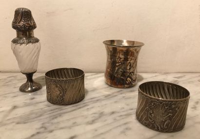 Ensemble en argent (800) :
- deux ronds de...