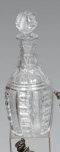 Carafe en cristal taillé à décor de frises...