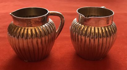 Paires de petits pots à lait en argent (800),...