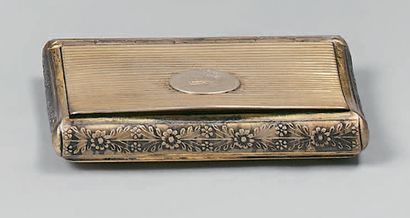 Boîte à tabac en argent doré (800), de forme...