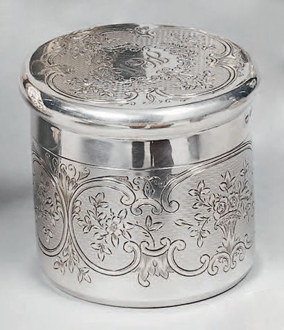 Pot couvert en argent (800), de forme cylindrique,...