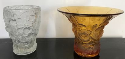 Set including : 

- LALIQUE France. Suite...