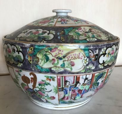 Porcelain covered tureen with polychrome...