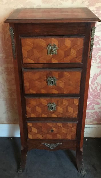 Small chiffonier in veneer with cubes in...