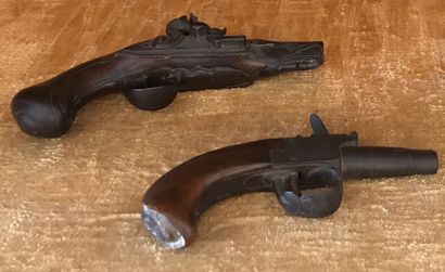 Two small flintlock pistols of the late 18th...