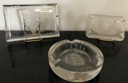Set of three advertising ashtrays in molded...