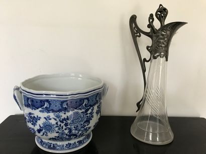 Set composed of : 

- a ewer, numbered 133.

-...