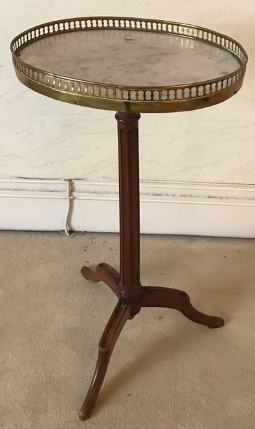 Mahogany and mahogany veneer bouillotte table,...
