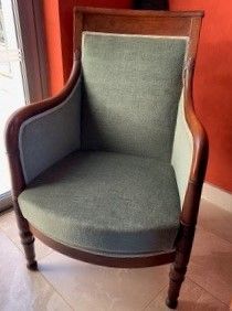 Fauteuil en acajou et placage d’acajou. Les...