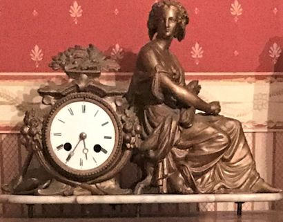 Pendule en régule doré à sujet d’une allégorie...