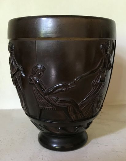 Georges de FEURE.

Vase en verre moulé à...