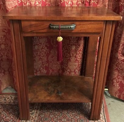 
Lot : 




- table à ouvrage en noyer, le...
