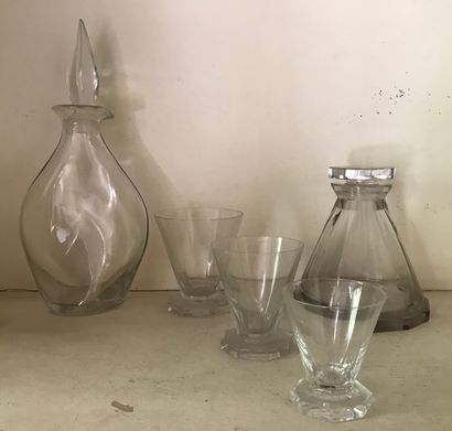 LALIQUE France. 

Suite de verres cornet...