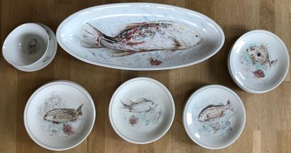 Service à poissons en porcelaine, à décor...