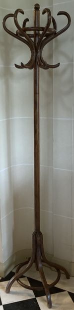 Lot : 

- bentwood parrot coat rack. 

H....