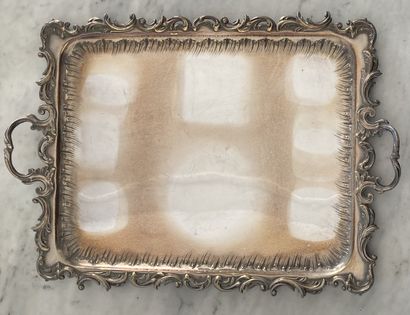 Plateau de service en métal argenté, à décor...