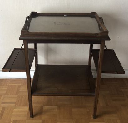 Table serveuse en acajou marqueté de filets...