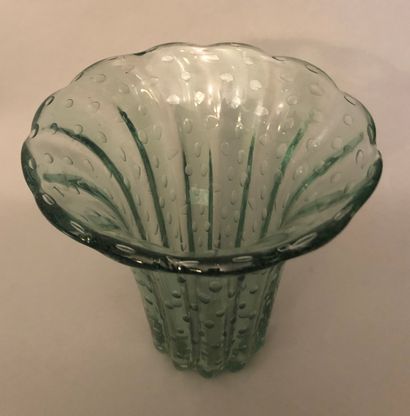 MURANO, BAROVIER et TOSO.

Vase à côtes et...