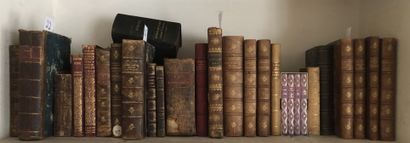 Manettes: books, mainly paperbacks.