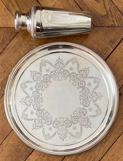 Silver-plated metal trinkets: shaker with...
