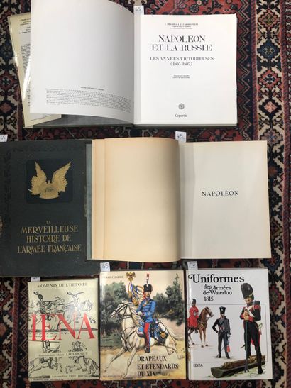 
Lot of seven volumes Militaria : 




-...