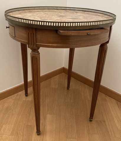 Mahogany and mahogany veneer bouillotte table,...