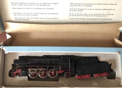 Locomotive et tender MȀRKLIN, numéro 3005....