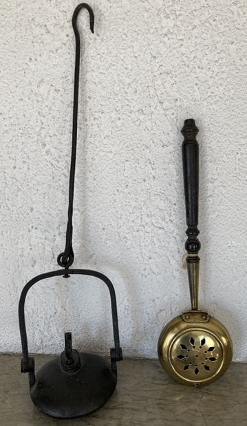 Bibelots : bassinoire miniature en cuivre...