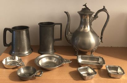 Pewter handle: English metal pourer with...