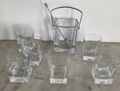 Service à whisky en cristal de Sèvres, comprenant...
