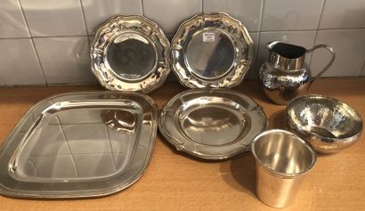 Métal argenté : 

- une timbale, chiffrée...