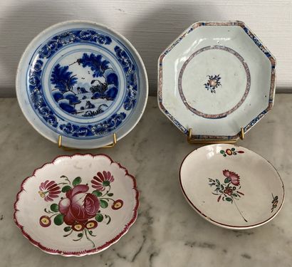 Faïences du XVIIIe siècle : 

- petite coupe...