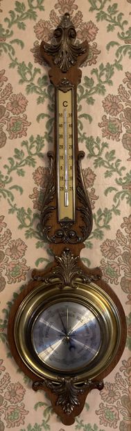Baromètre-thermomètre en acajou, laiton verni...
