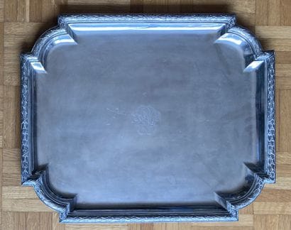Plateau rectangulaire en métal argenté, les...