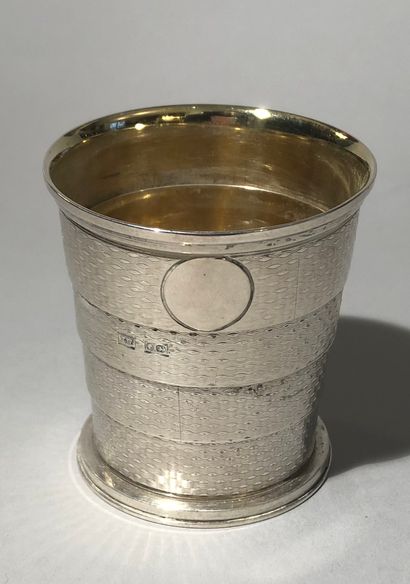 Timbale rétractable de curiste en argent...