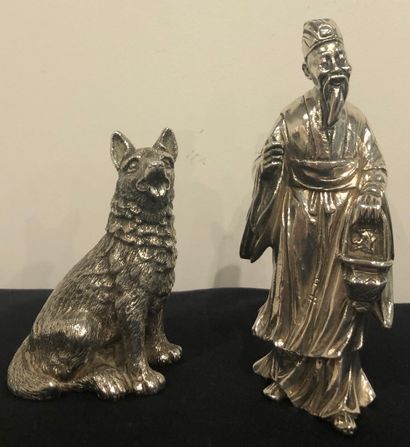 Deux statuettes en argent (800), représentant...